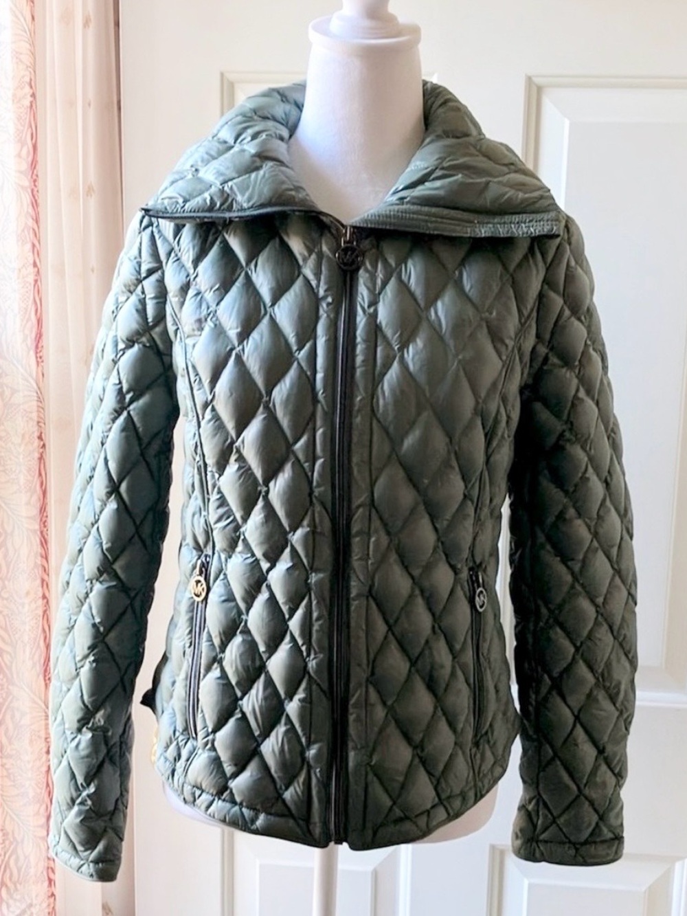 Michael Kors Women’s Quilted Down Jacket Raised Collar Sage Green Size M
